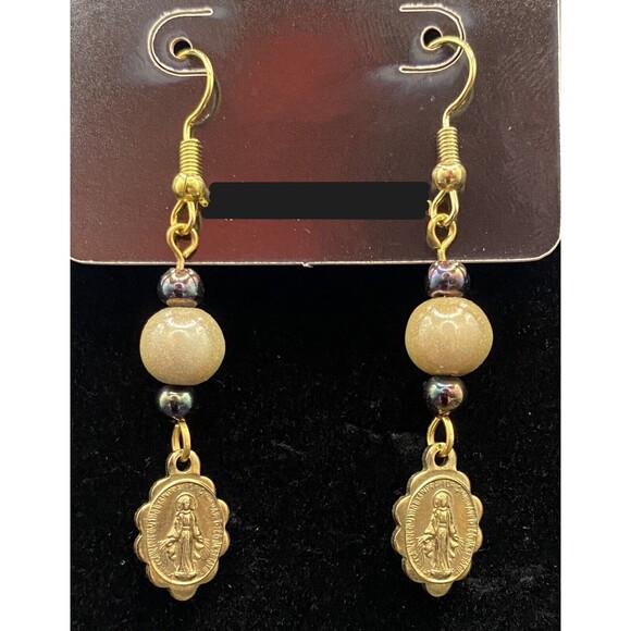 Miraculous Medal with Shimmery Cream & Oil Slick Bead Earrings by Neanie-Bot - Picture 1 of 1
